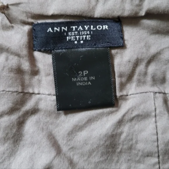 Ann Taylor light gray eyelet pencil skirt - Picture 2 of 2